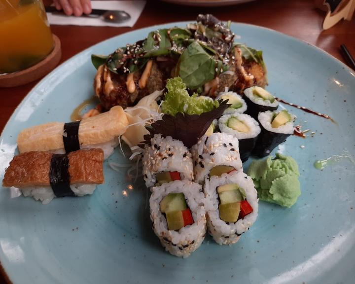 Yakoolza Sushi Club