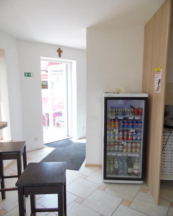 Holzofen Pizza Pietro