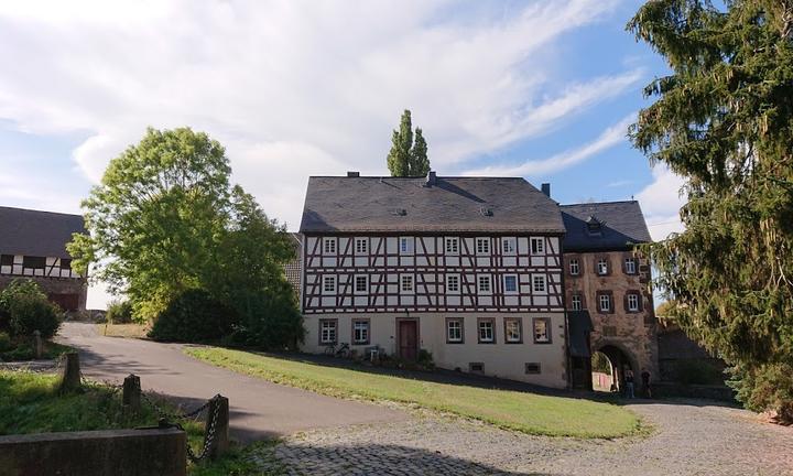 Burg Post