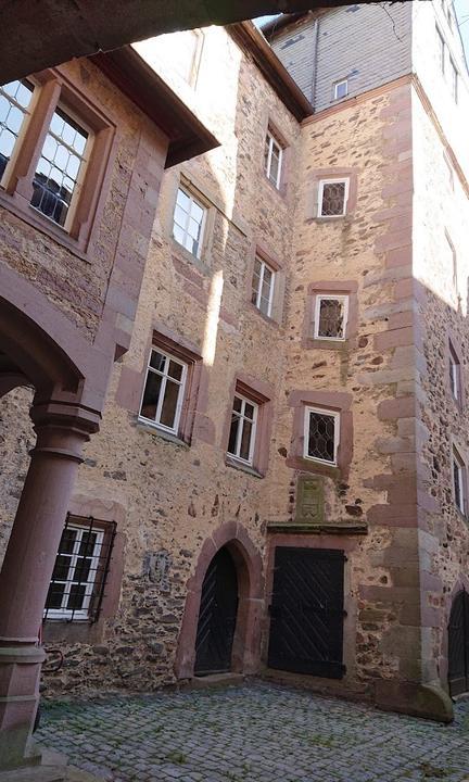 Burg Post