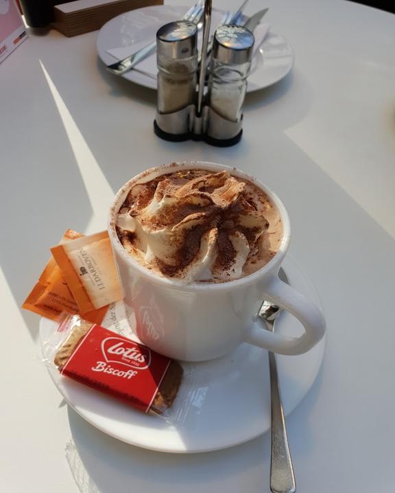 Cafe Tiffanys