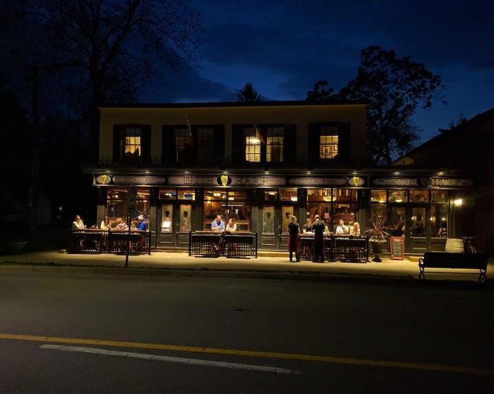 Irish Harp Pub