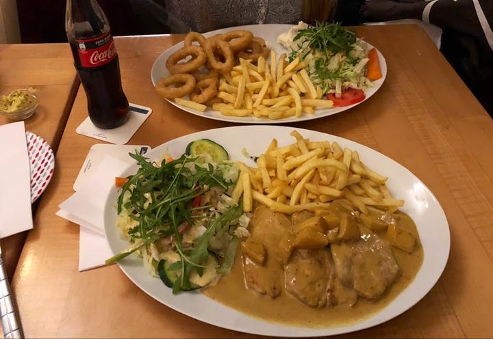 Maifeld Cafe-Bar-Restaurant