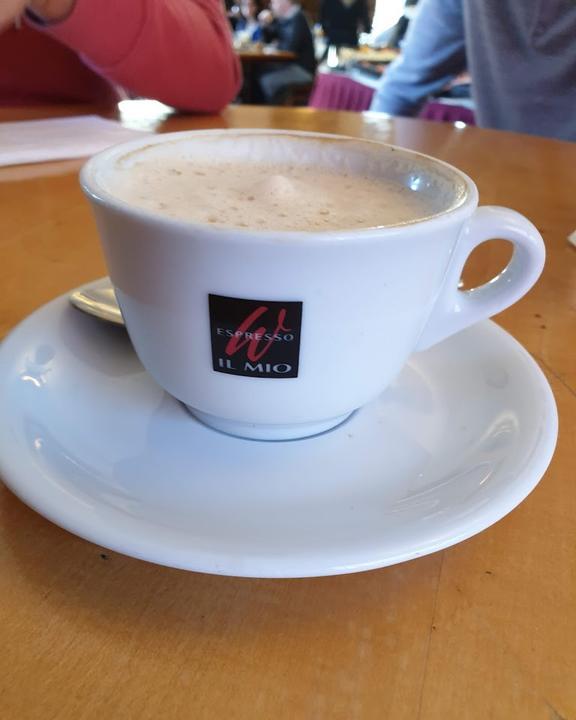 Maifeld Cafe-Bar-Restaurant