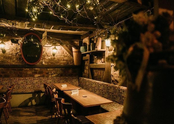 Wein- und Bierschanke