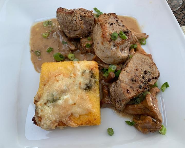 Weinhaus & Restaurant Hahnenhof