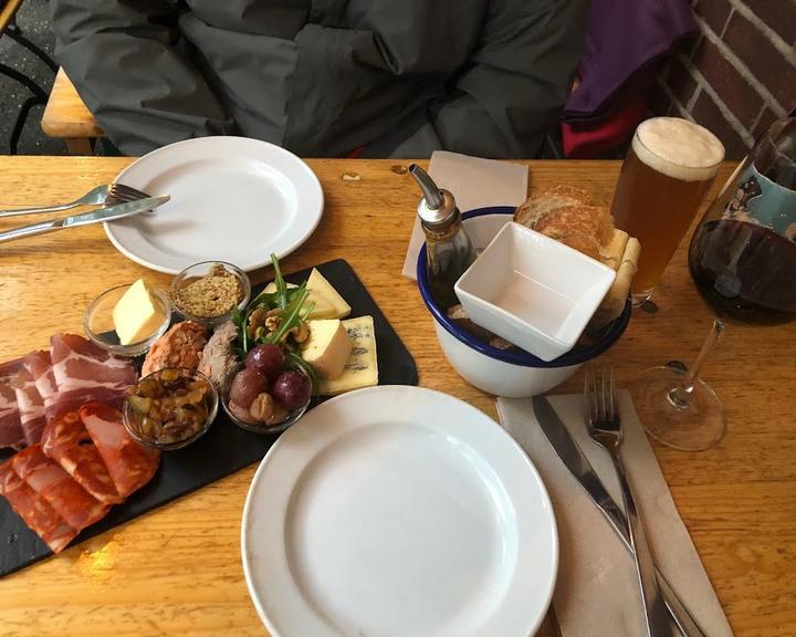 Ufer - Restaurant Weinbar