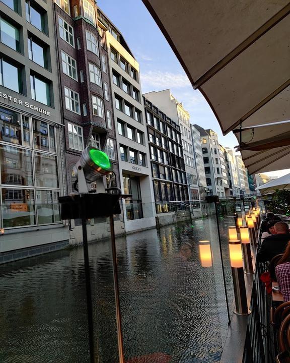 Cafe Ponton