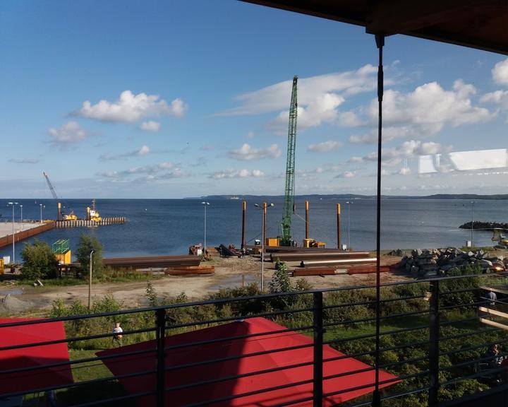 Cafe Peters Fahrhafen Mukran