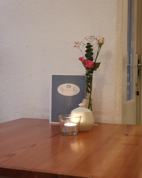 Cafe Glueck und Selig