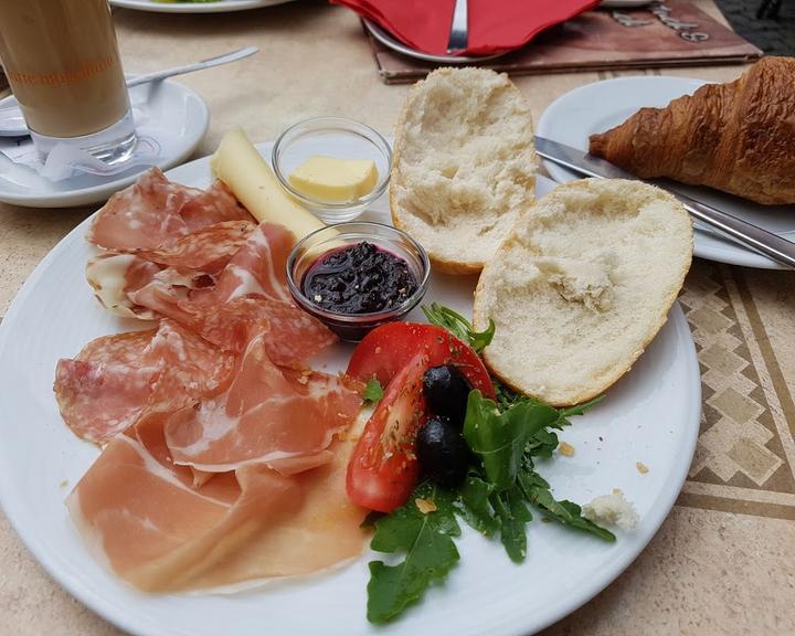 Café Macchiato