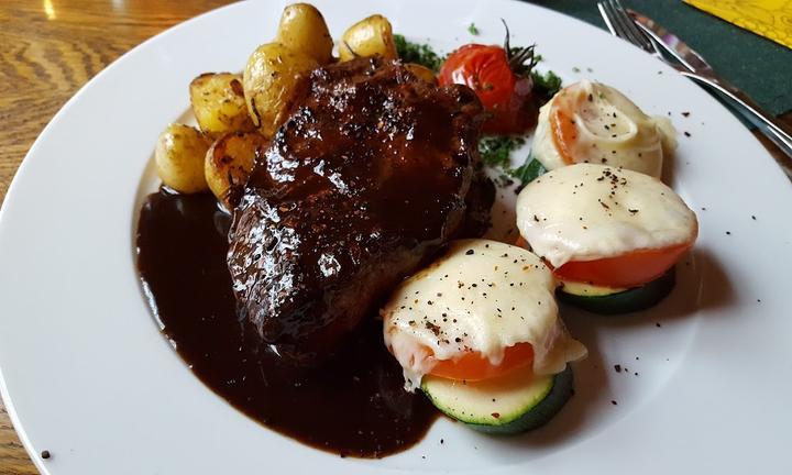 Saalhäuser Weinstuben