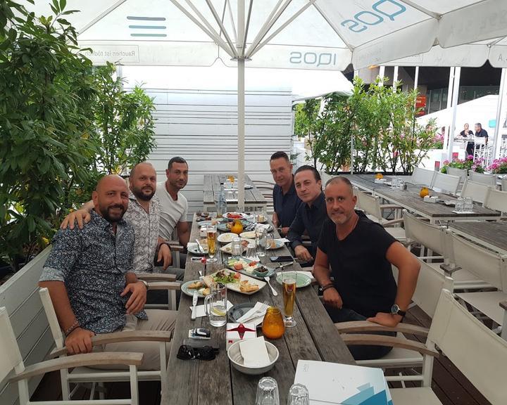 Cavos Taverna