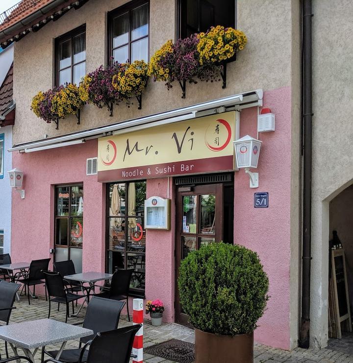Mr. Vi Noodle & Sushi Bar
