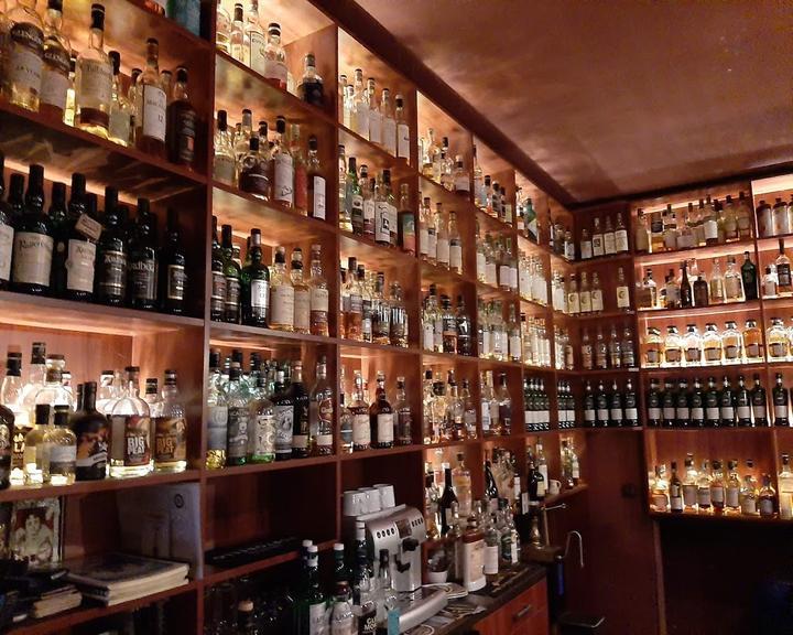 Loch Ness Scottish Pub & Whisky Bar