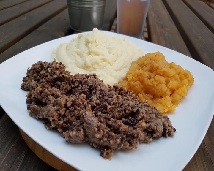 Loch Ness Scottish Pub & Whisky Bar