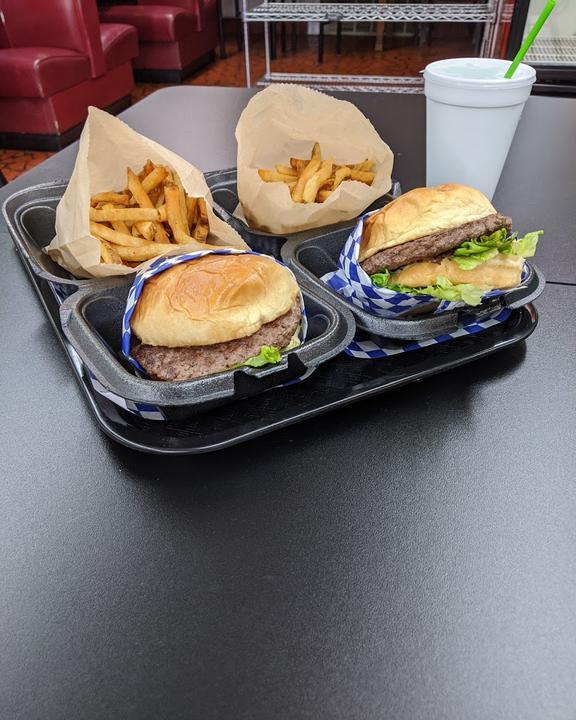 Pauline Café & Bistro