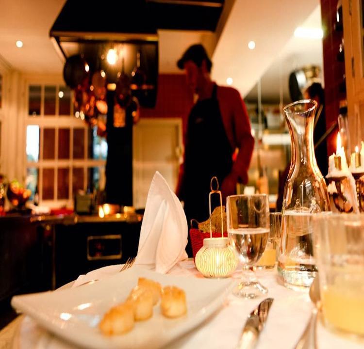 Goldhelm Schokoladen Manufaktur Werkstattladen & Konditorei