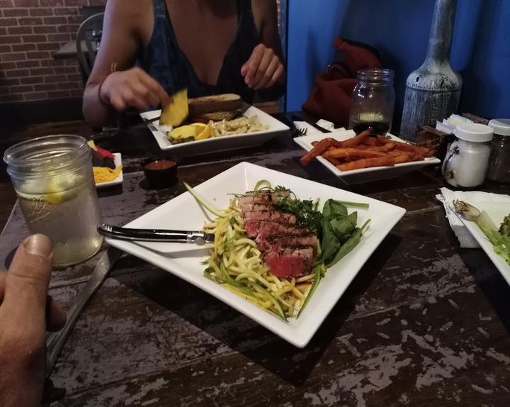 Julian's Bar & Restaurant