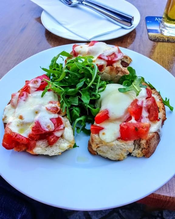 A Tavola