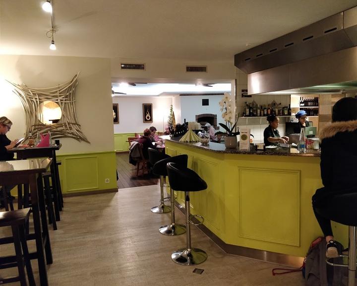 Som Tam Restaurant