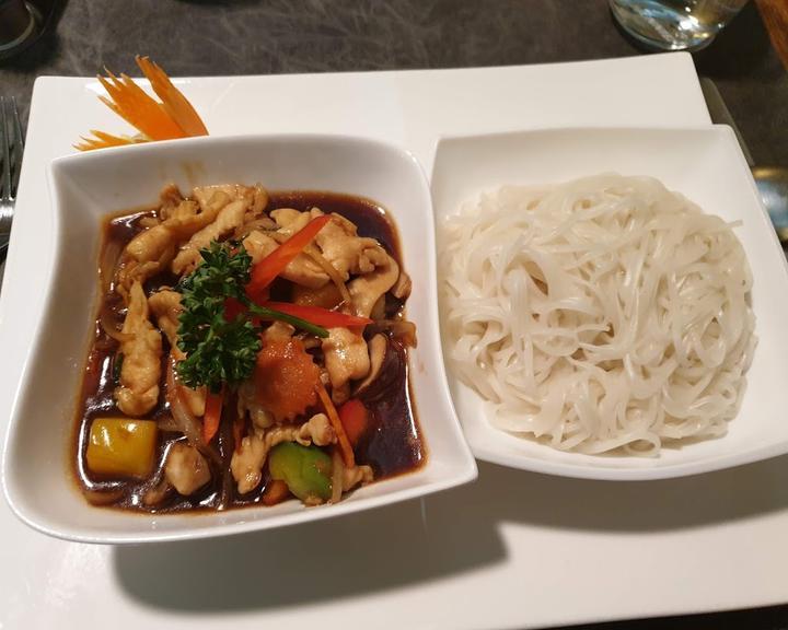 Som Tam Restaurant