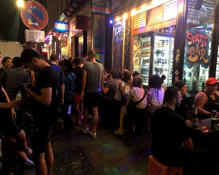 Molotow Cocktail Bar