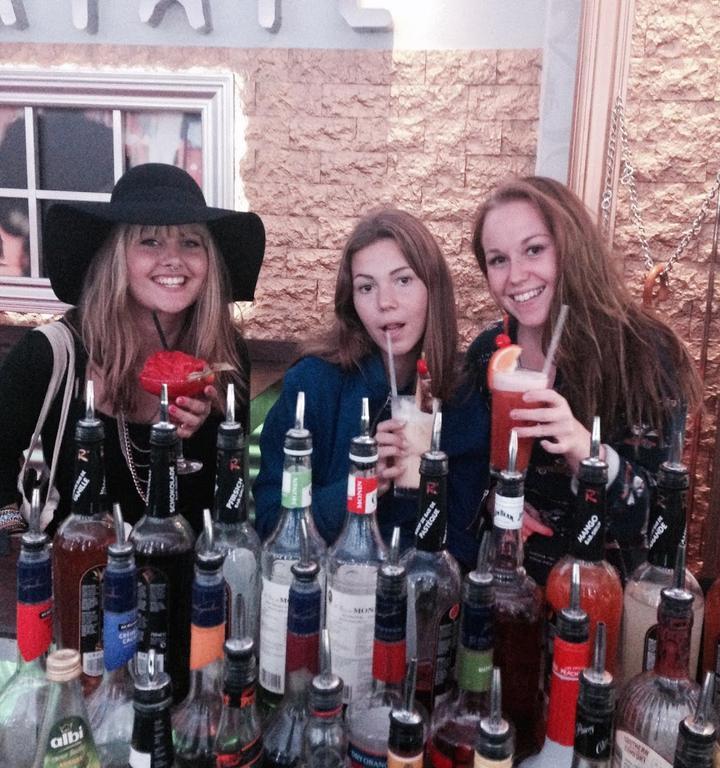 Molotow Cocktail Bar