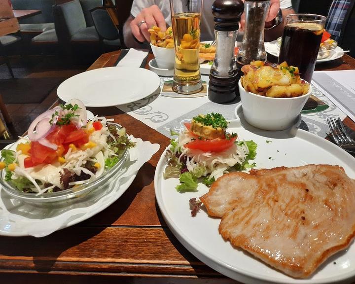 Restaurant mit Cafe Am Park