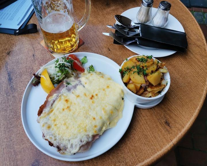 Restaurant mit Cafe Am Park