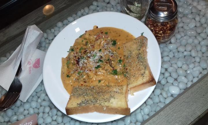 Cafe Bistro Plaka