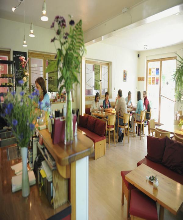 Lotos Cafe