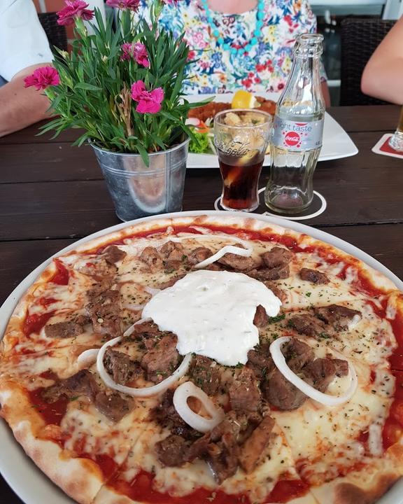 Cafe Und Restaurant Tomic