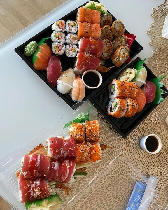 iiu Sushi Asia Food