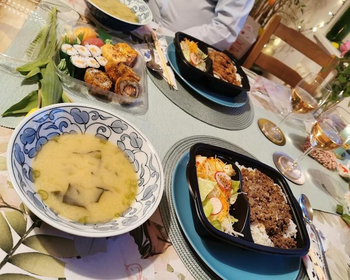 iiu Sushi Asia Food