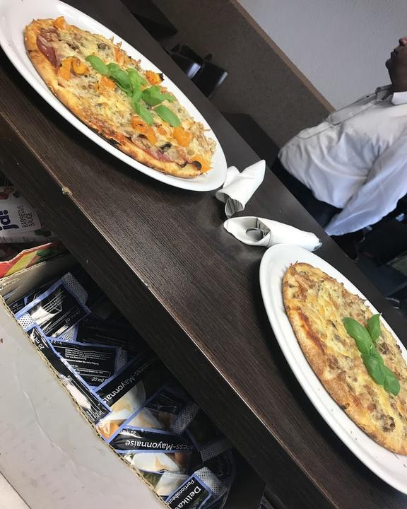Pizza Villa