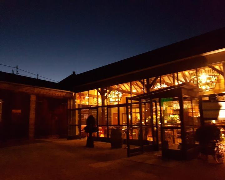 Le Pavillion