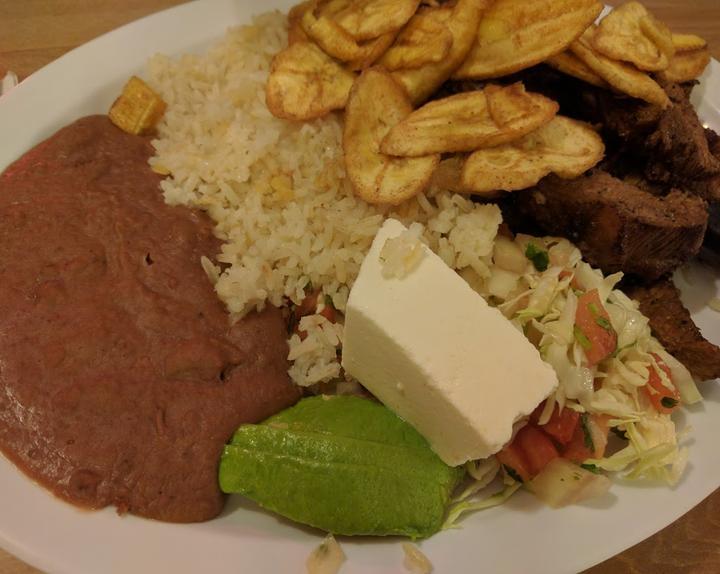 Mayas Cafe & Bistro