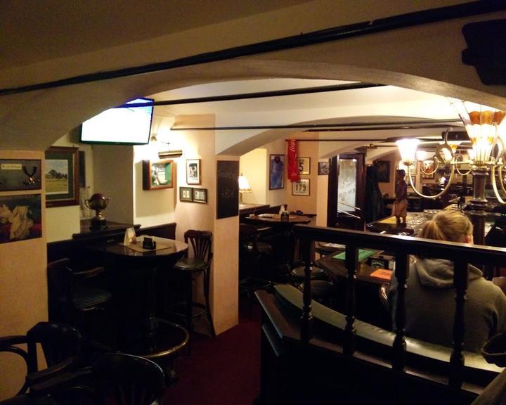Moment's Der  Sport Pub