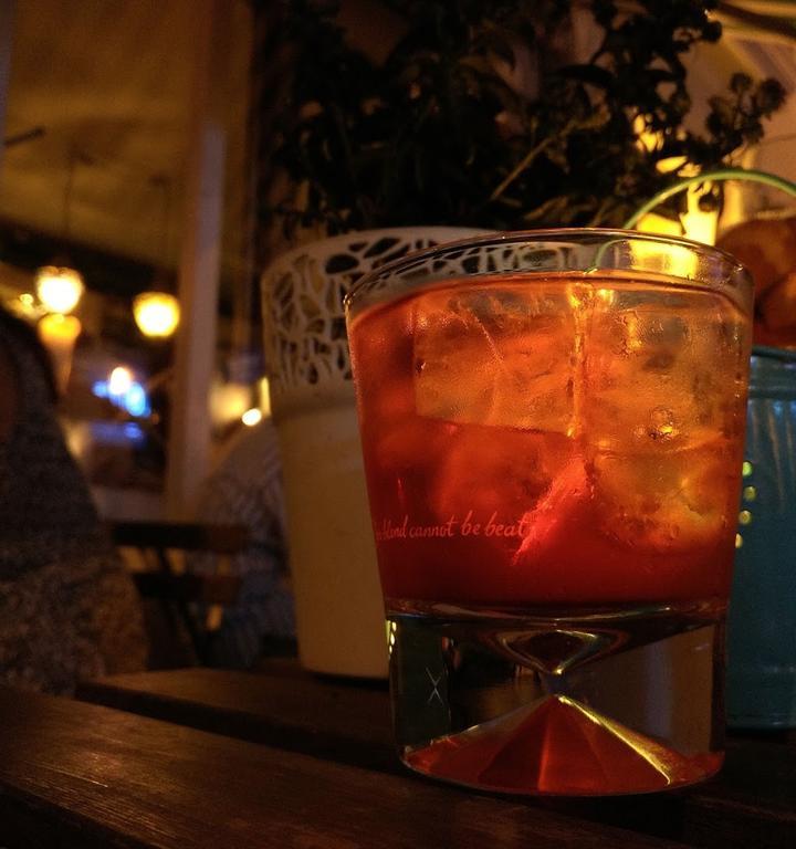Bar Cherie