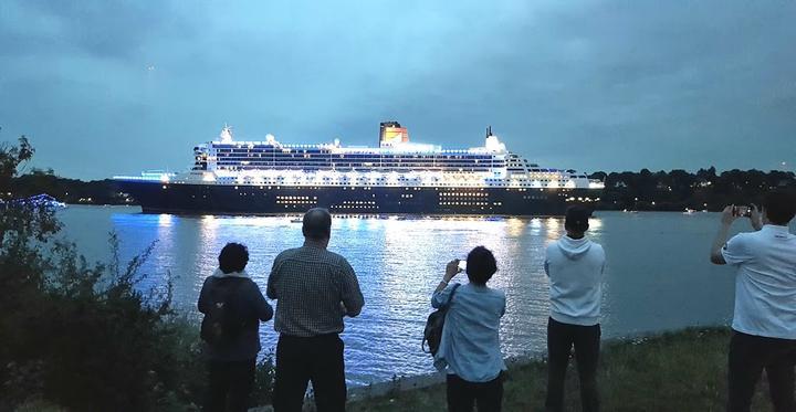 Finkenwerder Elbblick