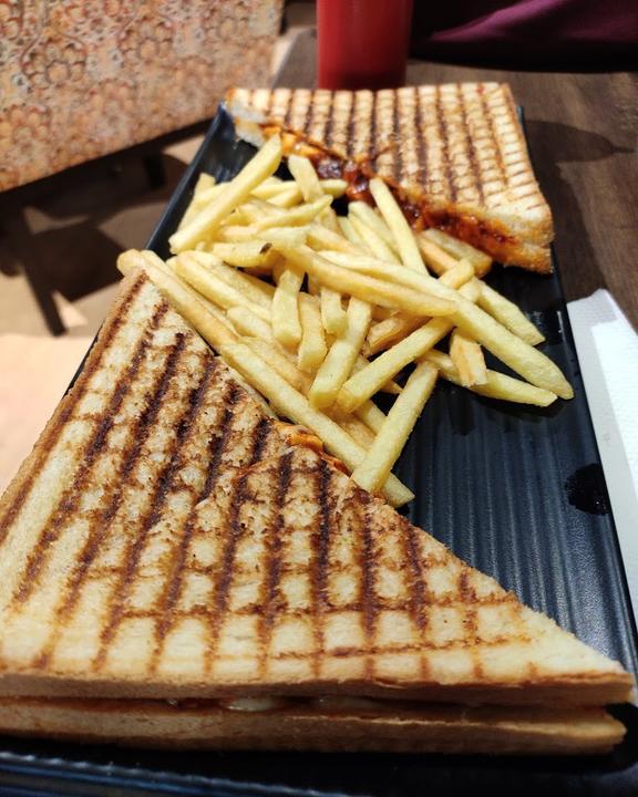 Lusano Cafe-Bistro-Bar