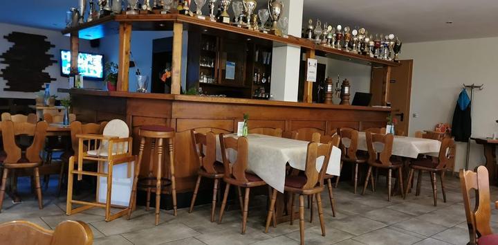 Gaststatte und Pension Zum Obstler