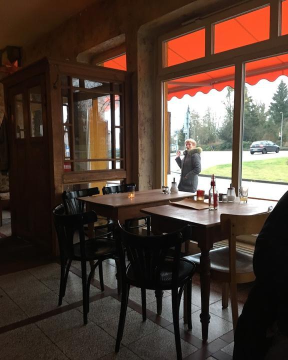 Cafe Bernstein