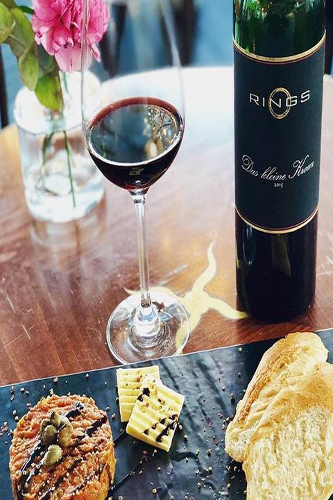 San's Bistro & Weinbar