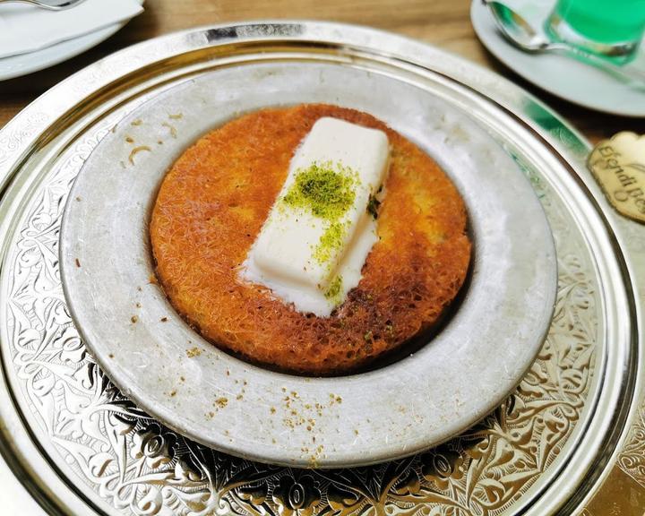 Efendi Bey Patisserie & Cafe
