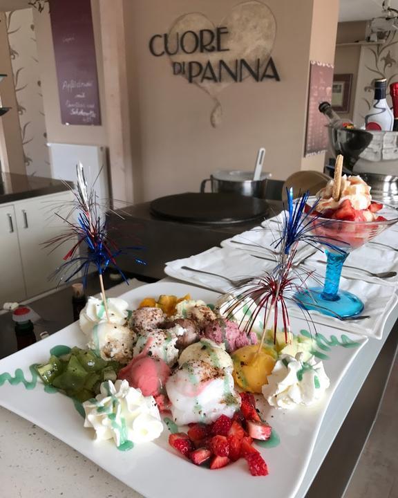Eiscafe Cuore Di Panna