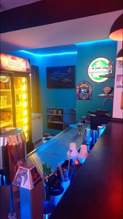 Hemingway's Diner & Bar