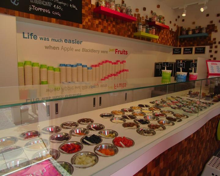 Frohlich FrozenYogurt Kaffee & Mehr