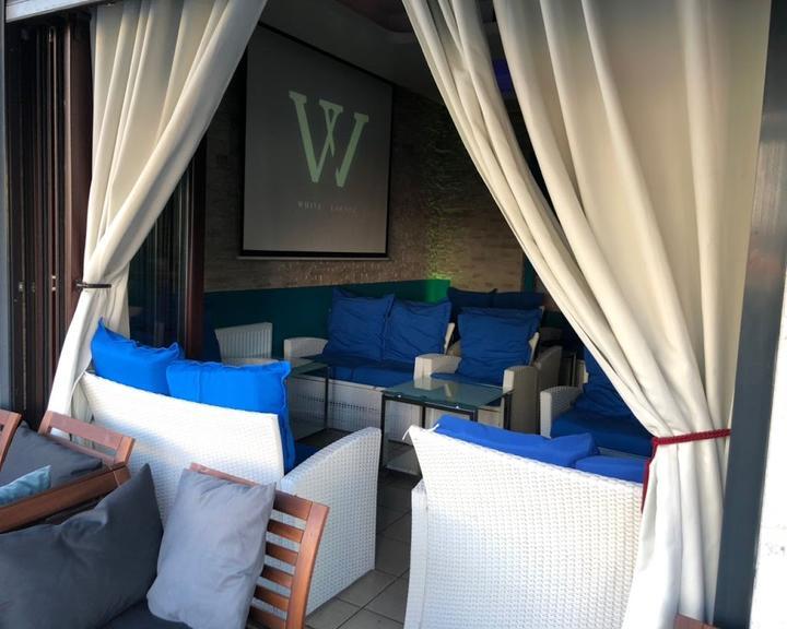 White Lounge